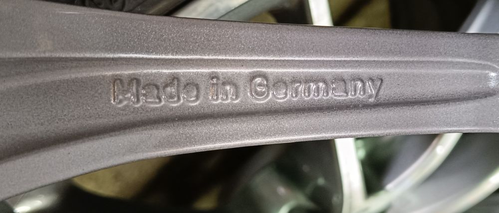 Оригинални  нови джанти спорт пакет гуми летни 19 цола за Mercedes E63