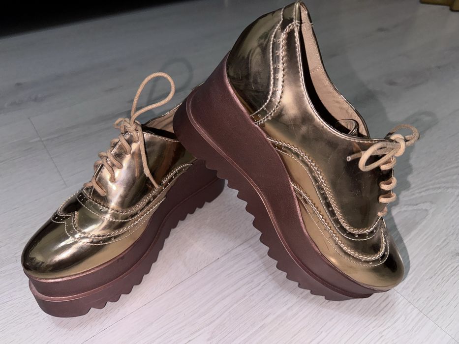 Женская обувь 35 размера