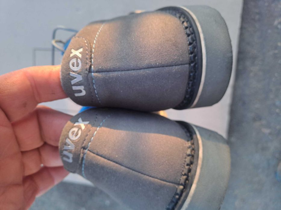 Pantofi uvex cu bombeu