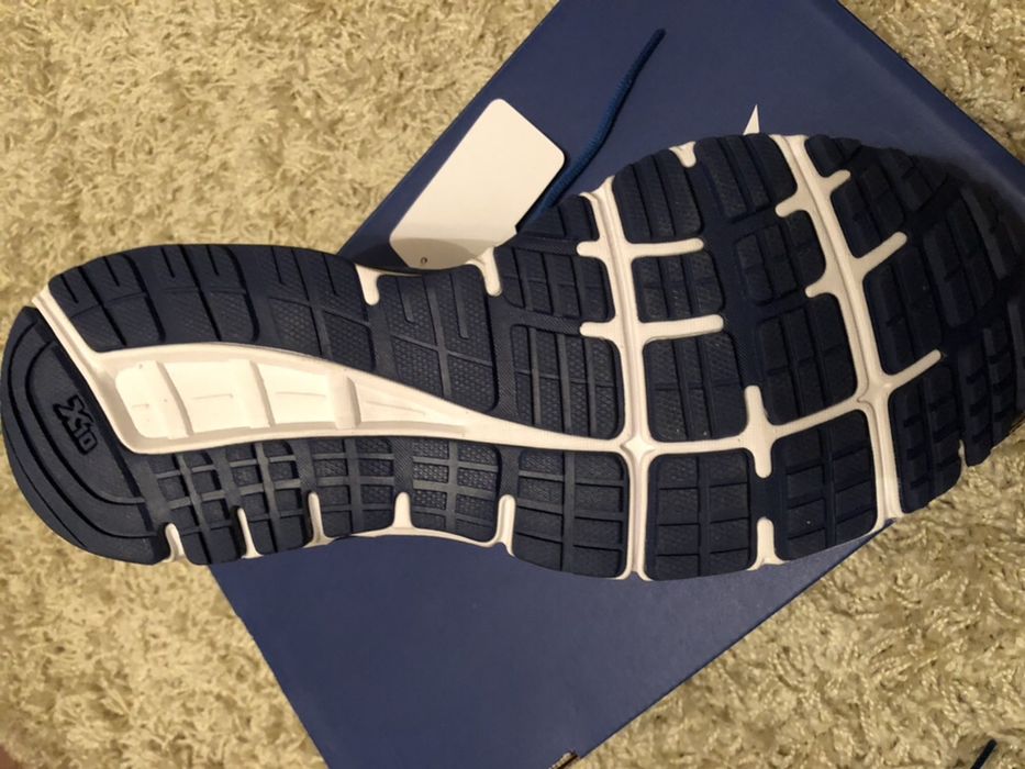 Running shoes adidasi Mizuno Synchro MX2