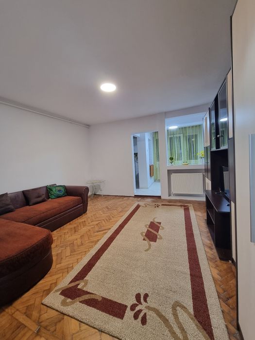 Închiriez garsoniera pe termen lung in  DEVA  zona centrala