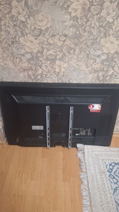 Продам телевизор LG диагональ 120см