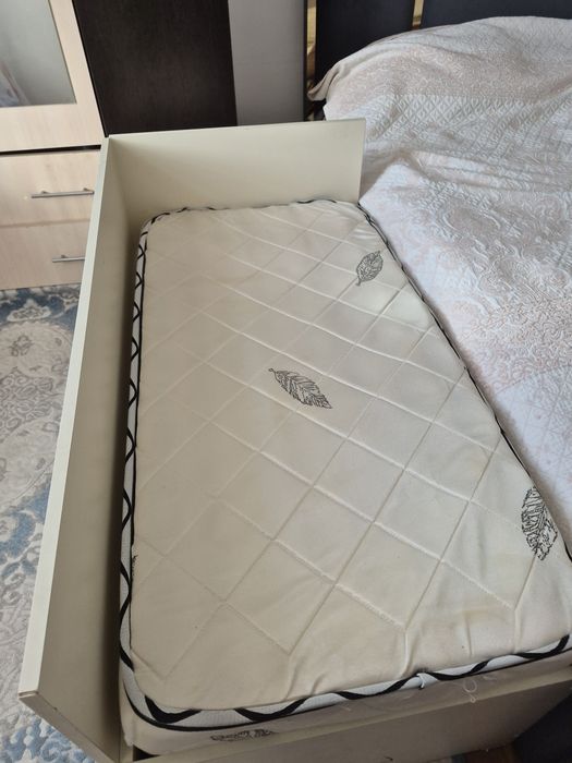 Детскии кровать.