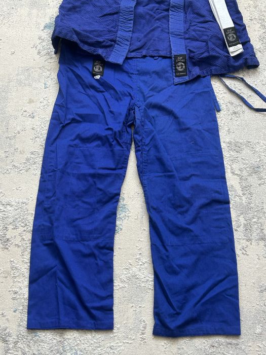 Продаеться кимано