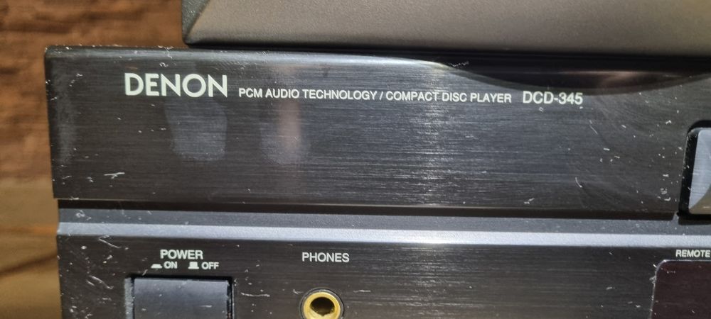 система Denon, състояща се от CD плейър DCD-345, усилвател UPA-F07 и т
