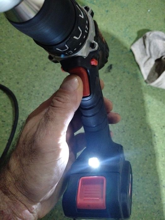 Продам новый шуруповёрт VITTON 1112