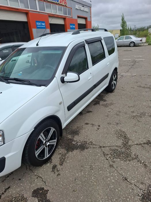 Продам лада Ларгус 2014