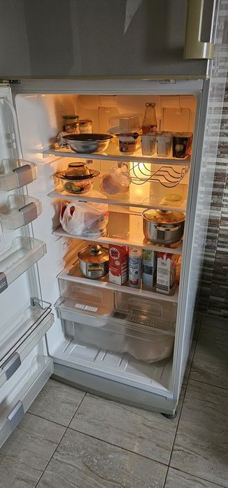 Vand combina frigorifica BEKO, No Frost,  cu dozator de apa