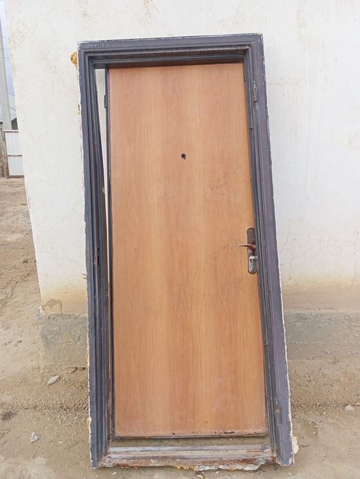 Бу темир есик сатылады