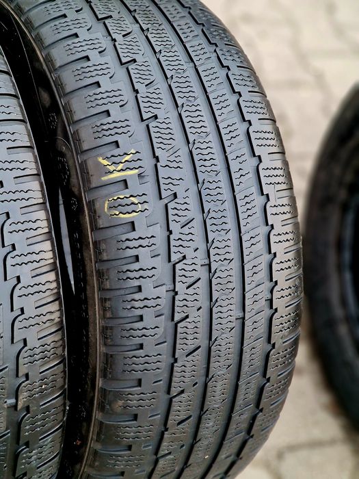 235 50 18 kumho    .