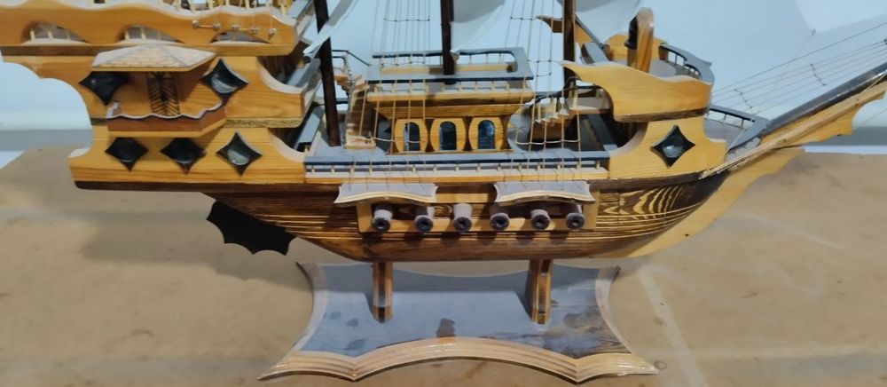 Парусник ручной работы