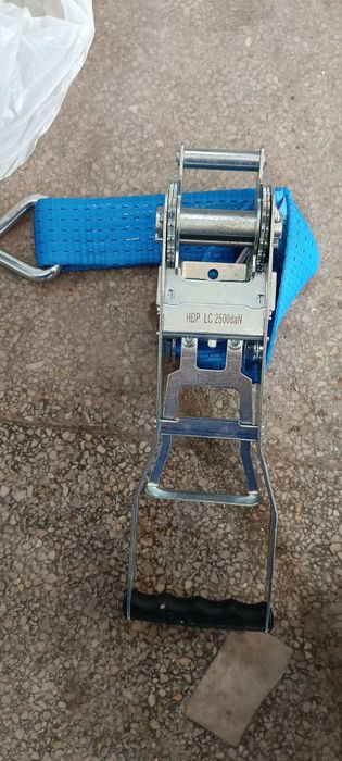 Колани с тресчотка