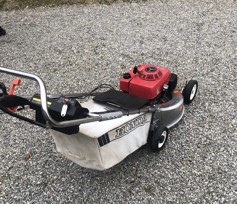 Masina de tuns iarba Honda