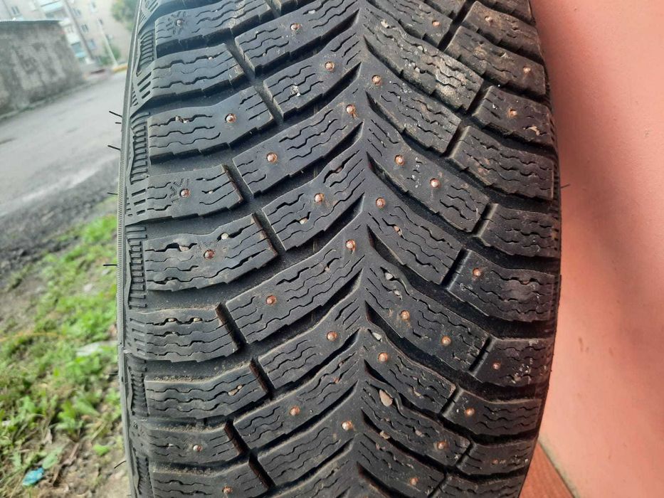 продам шину недорого