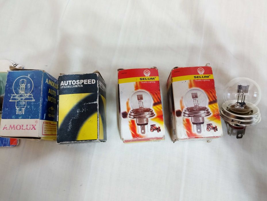Lot becuri auto R2 P45T Dacia 1300 , tractoare U650
