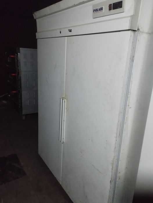 Холодильник большой