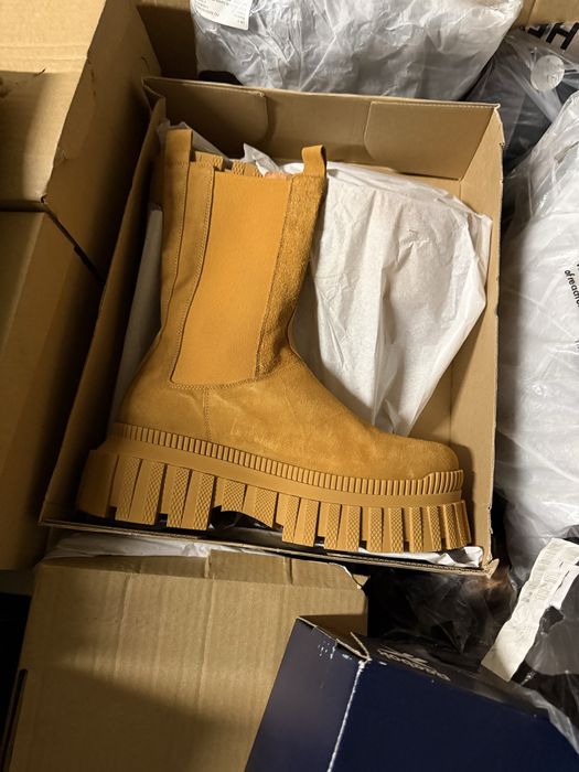 Lot 80 buc incaltaminte sport adidasi,pantofi,tocuri,cizme