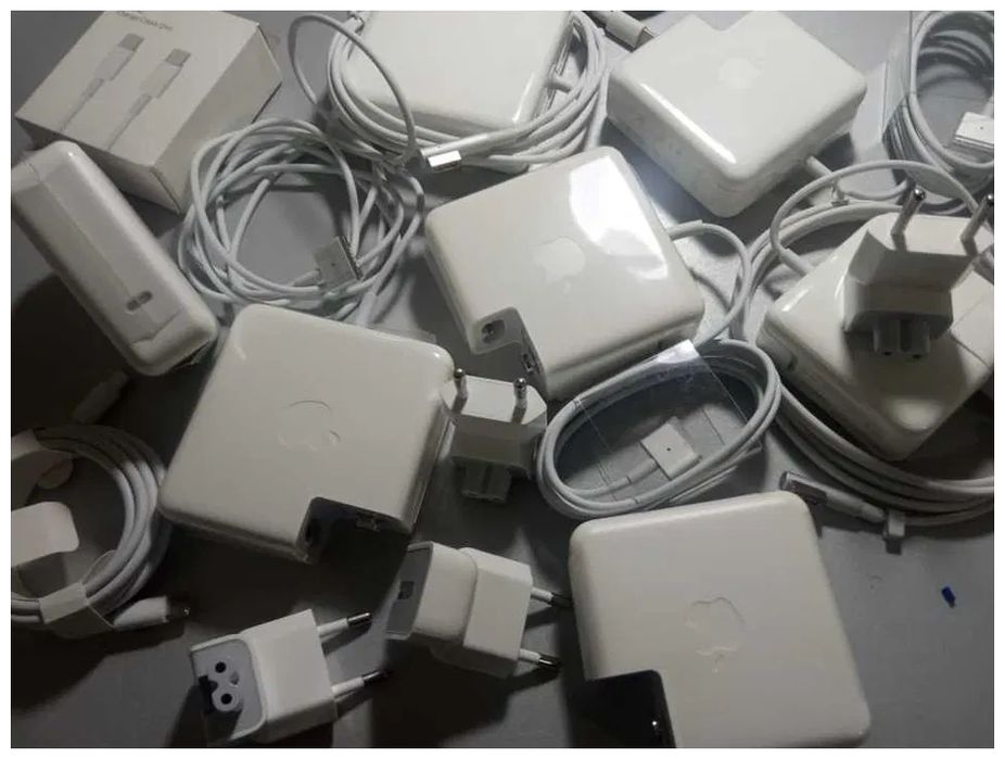 на MacBook 85W - зарядка, блок питания .