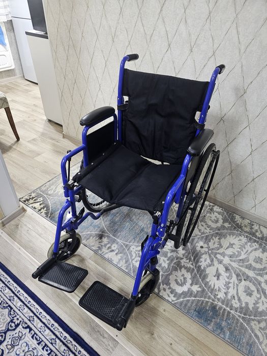 Продам инвалидную коляску комнатная