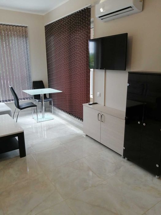 Дава се под наем Двустаен апартамент в Пловдив, Център - 70 кв.м за 459 € - Снимка #2