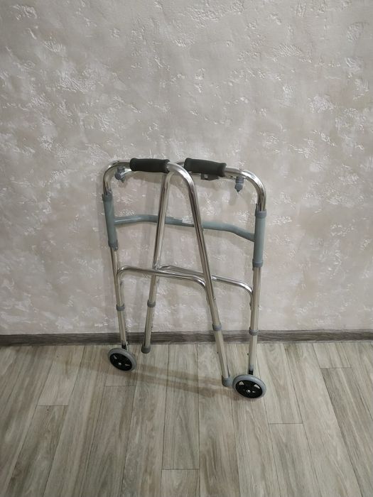 Ходунки для взрослых