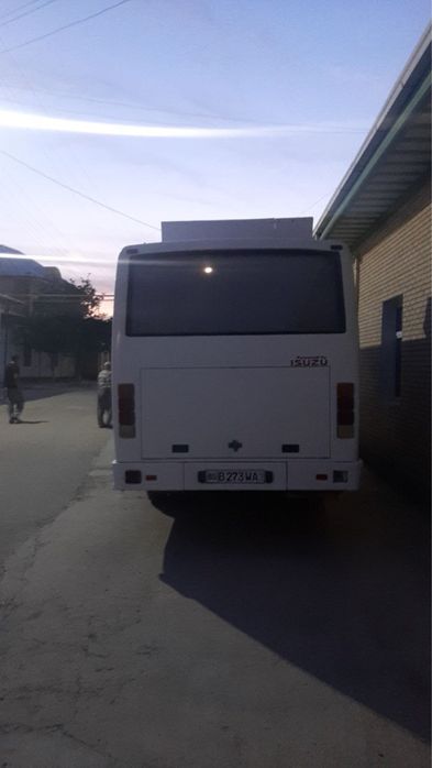 Avtobus ( Isuzu) 2013