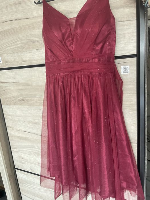 Vand rochita de ocazie