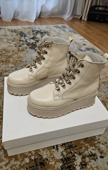 Bocanci piele naturala bej crem platforma inalta Bocanci piele natural