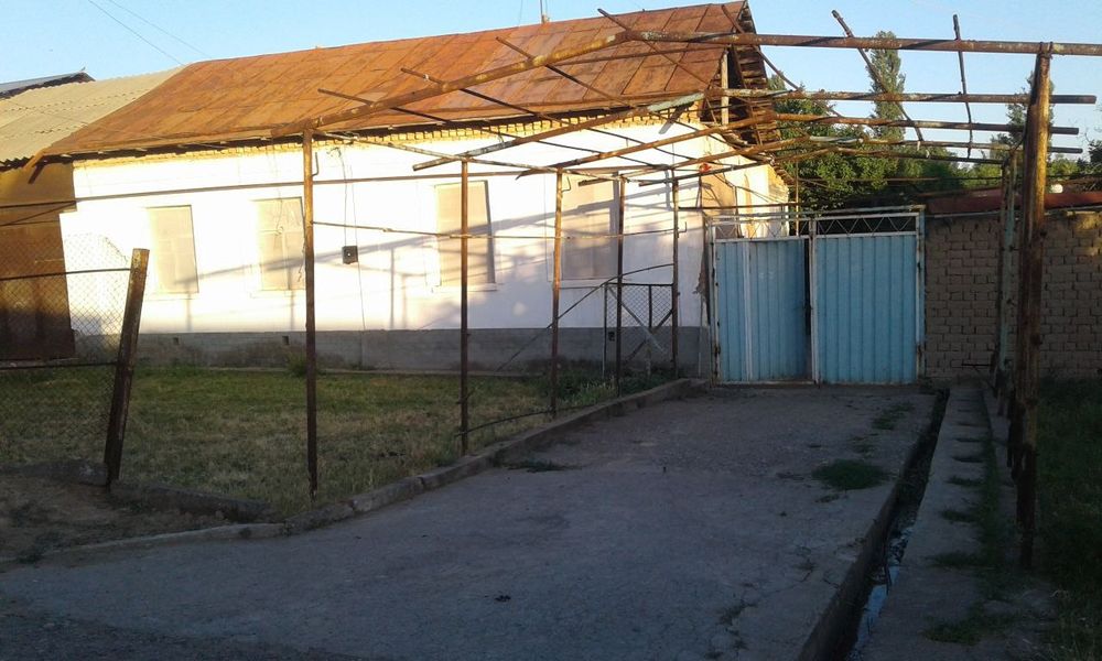 ХОВЛИ СОТИЛАДИ Улугбек посёлокдан 1 км