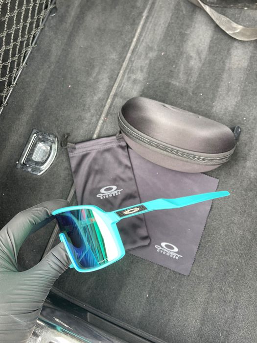 Oakley Sutro Light blue