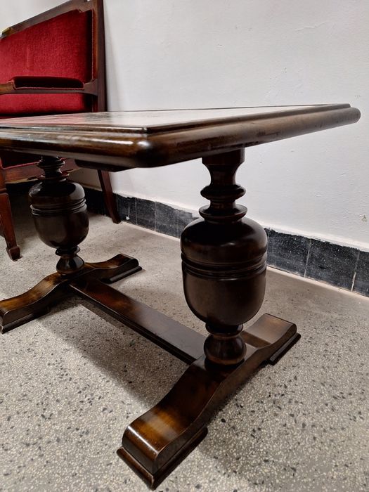 Винтидж маса за всекидневна с плочки