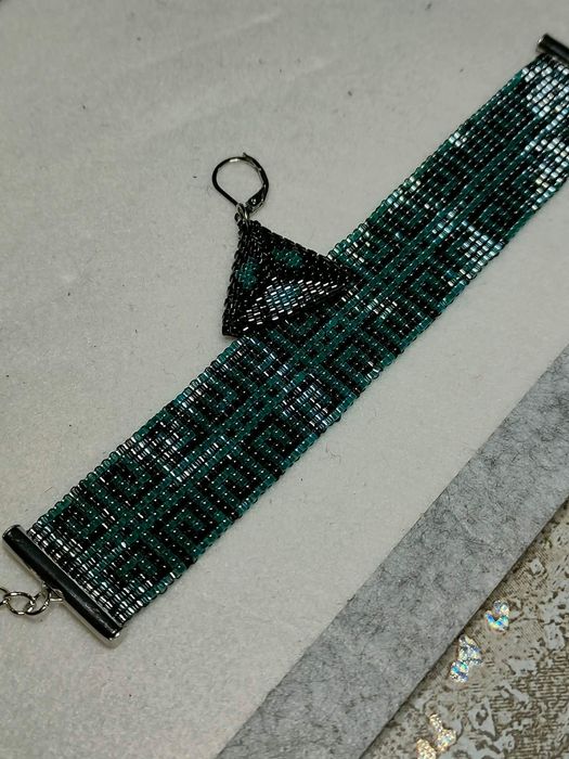 Ръчно правени гривни и обеци