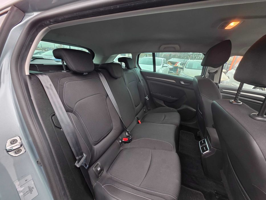 Renault Megane Plug-In Hybrid- Inmatriculată