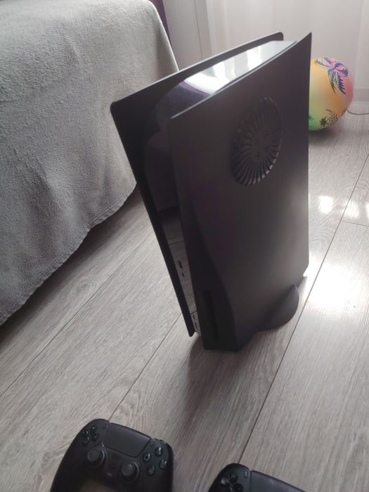 Playstation 5 Disk  (banata online ) + 2 manete ps5 + 2 jocuri