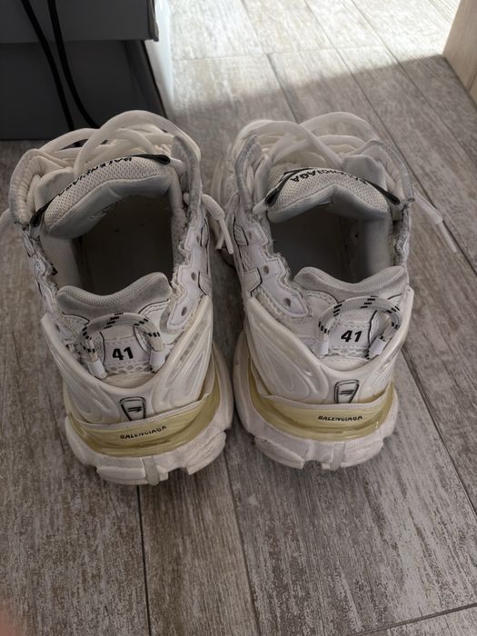 balenciaga runner albi