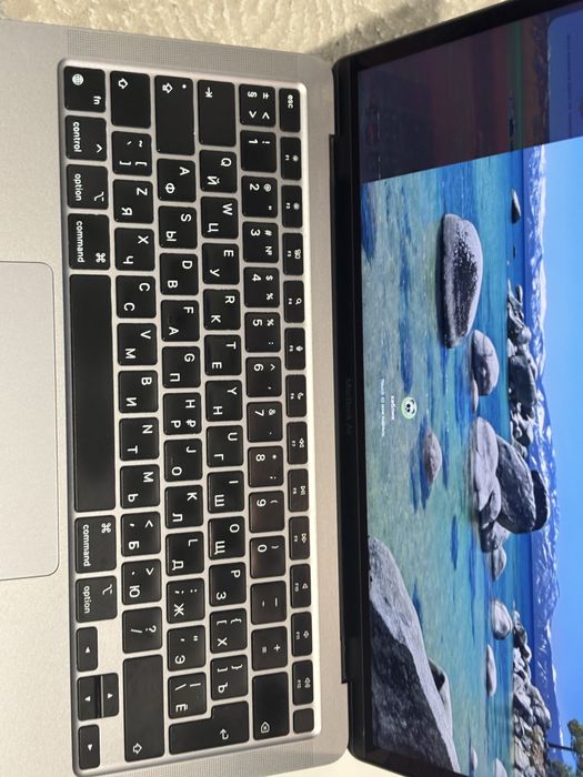 MacBook Air M1 8/256