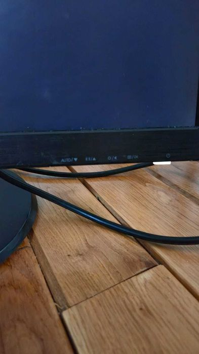 Monitor Philips Full HD 21,5" (54,6 cm) model 223V5LSB/00