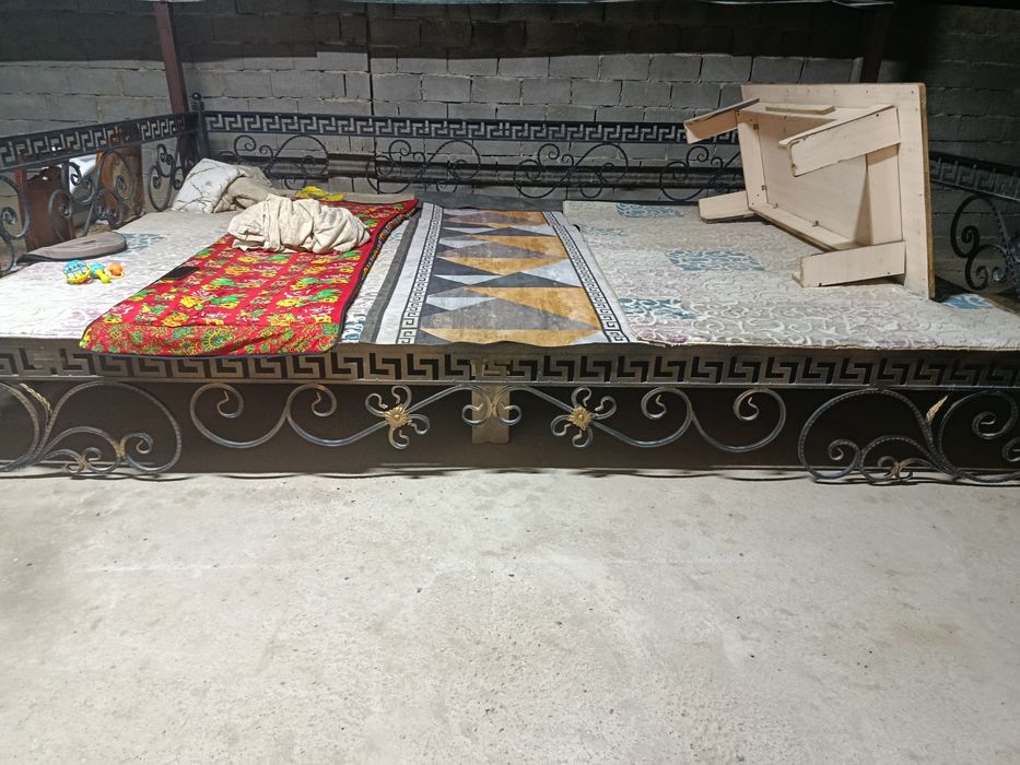 Продам ..топчан ..
