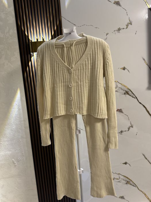 Продам одежду по выгодным ценам