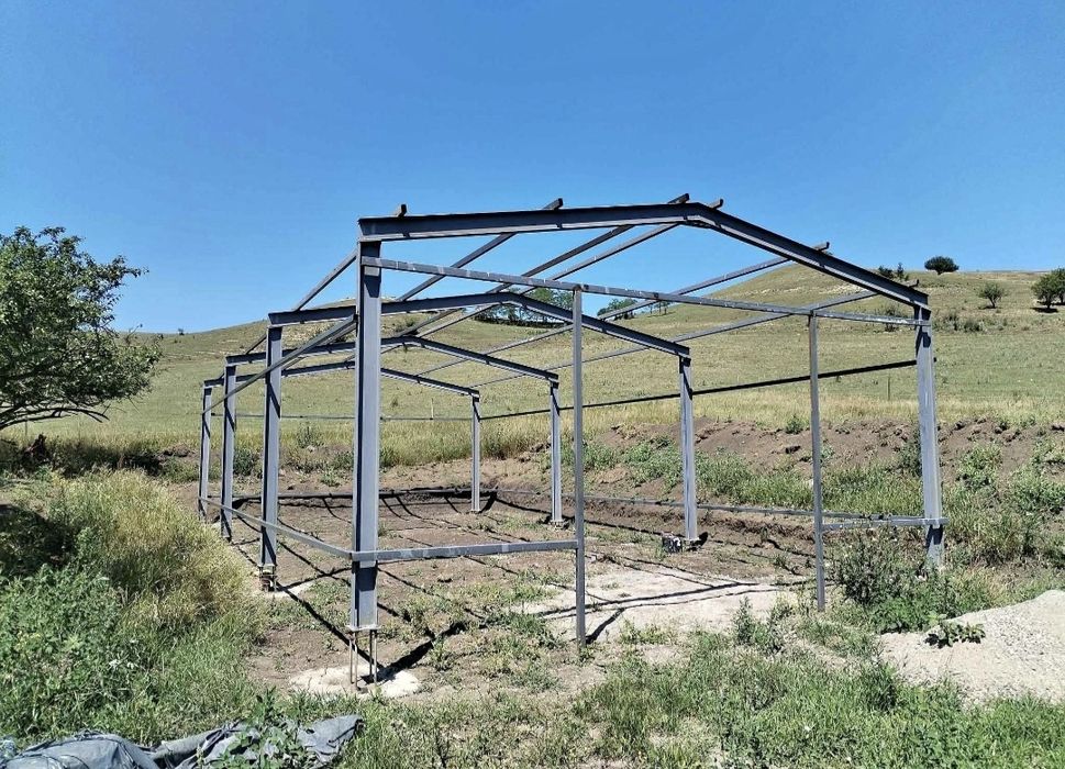 Vând sau schimb o structura metalica 15x10x4