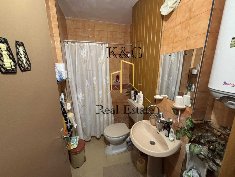 Двустан разширен апартамент -Център !