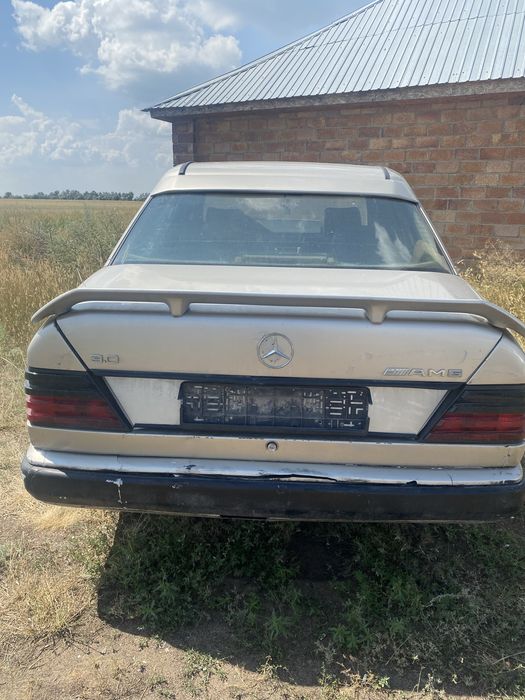 Продам запчасти на 124