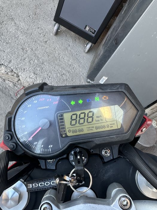 Продавам пистов мотор benelli