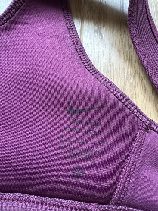 НОВ – Дамски спортен сутиен/топ Nike, лилав, размер S