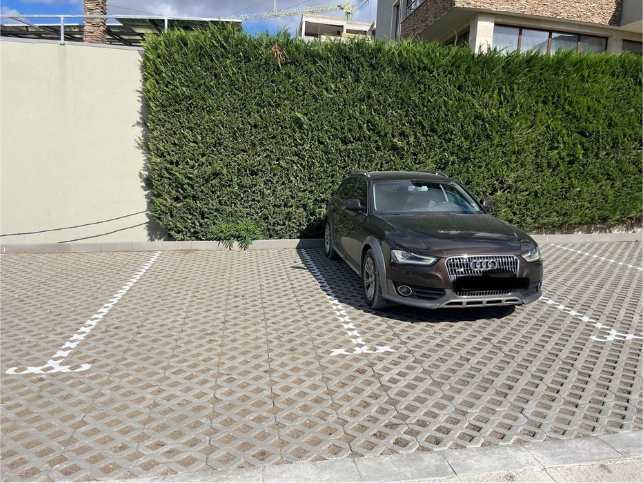 Паркомясто Варна