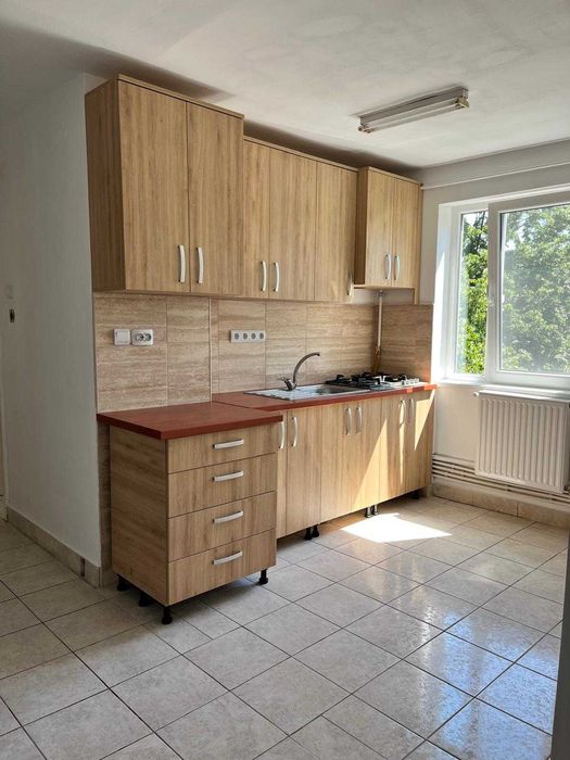 Apartament de inchiriat cu 2 camere decomandat, zona Solidaritaii