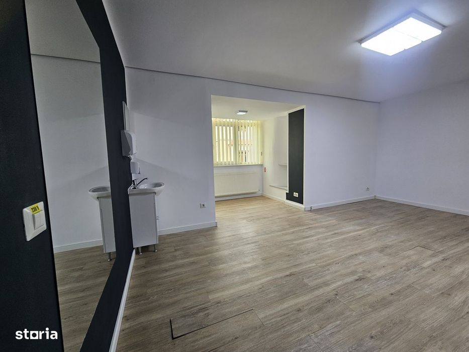 Inchiriez spatiu pentru birou , avocat, salon, diverse aplicatii