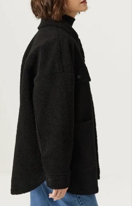 Продам куртку осень весна