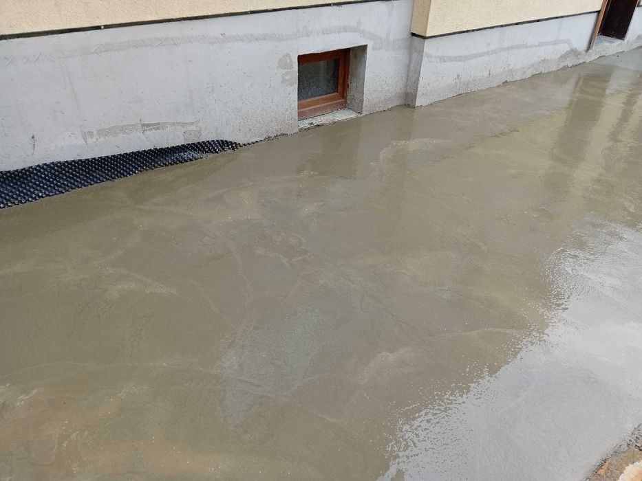 Щампован и сив бетон