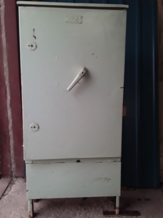 Шкаф распределительный. Б/У.